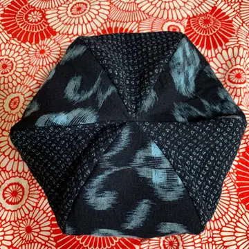 체크무늬 베레모