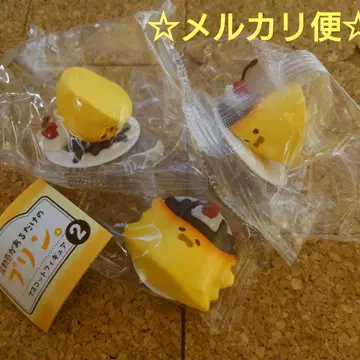 역동감 넘치는 푸딩 마스코트 피규어 2종 3개 세트