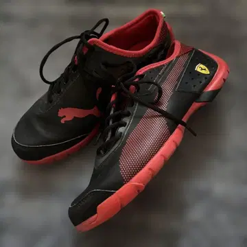 새상품급 PUMA x 페라리 스니커즈 24