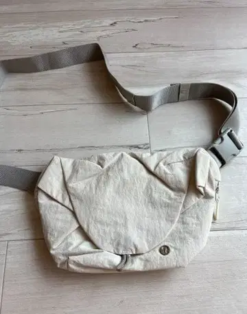 룰루레몬 아이보리 숄더백