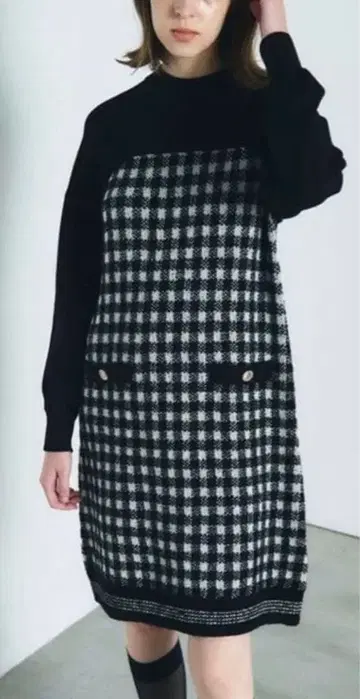 새상품급 그레이스 콘티넨탈 체크 무늬 미니 니트 원피스 긴팔 36