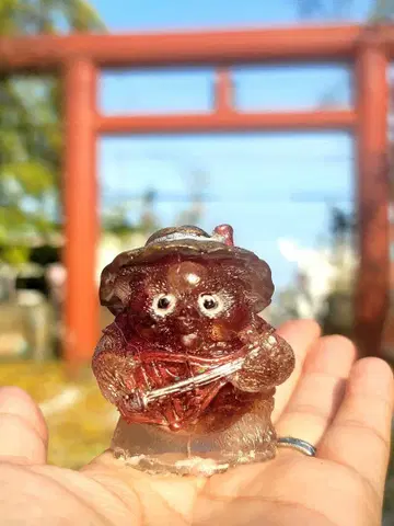 개인물품 모두에게 사랑받는 인간관계에 축복받는 행복한 너구리 오르가나이트