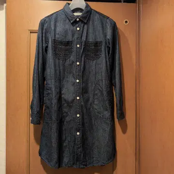 BEAMS 다크 데님 자수 셔츠 원피스