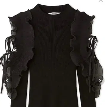 snidel 플리츠 프릴 도킹 니트 풀오버