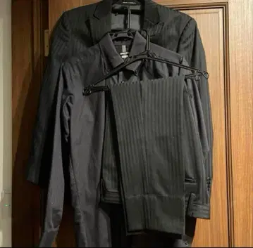 남성용 수트 3세트