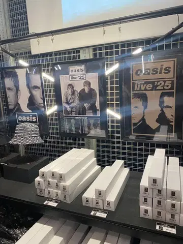 oasis 포스터 3종 세트