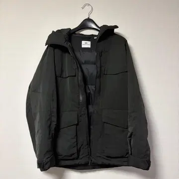 유니클로 x 화이트 마운티니어링 다운 자켓 L 블랙