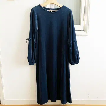 fig London 고급 벨로아 소재 원피스