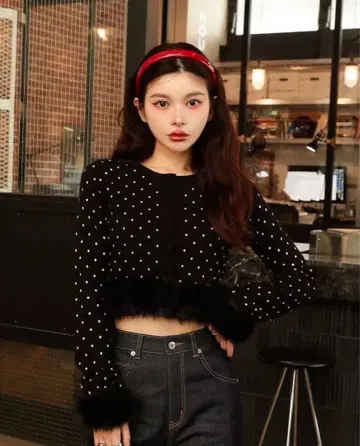 다리치 도트 자카드 페더 니트탑