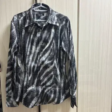 이제부터의 외출에 토네이도 마트 긴팔 셔츠 블랙 화이트 M