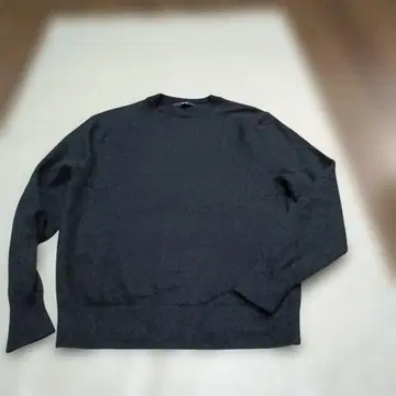 새상품급 유니클로 캐시미어 100% 크루넥 스웨터 블랙 M 사이즈