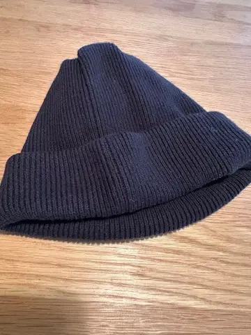 크레프스큐어 블랙 리브 니트 모자