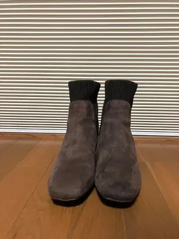 그레이 사이드 고어 부츠 중간 힐