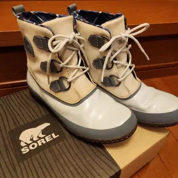 SOREL 라이트 블루/베이지 하이컷 부츠