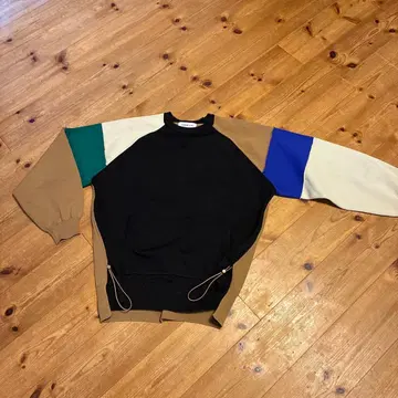 해린 도트 니트탑