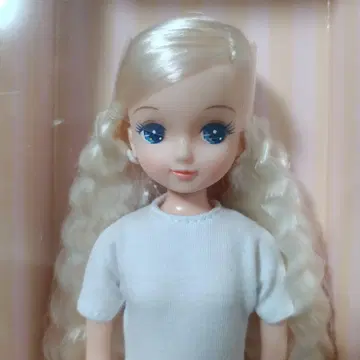 키라짱 V2 일본 니혼바시 베이직 모델 리카짱 캐슬 리카짱