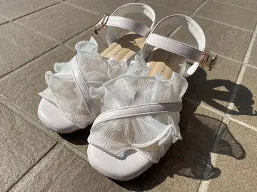 MAJESTIC LEGON 시어 프릴 샌들 S 아이보리