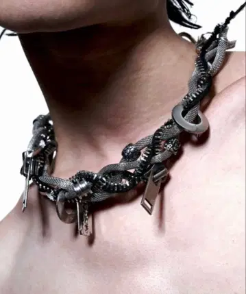 실버 메탈 참 목걸이