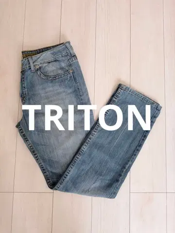 라이트 블루 슬림 핏 데님