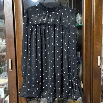 슬로브 이에나 작은 꽃 도트 블라우스