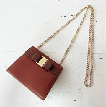 페라가모 브라운 가죽 숄더백