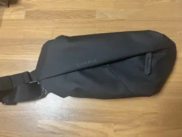 [ 새상품급 ] FARIE 블랙 바디백