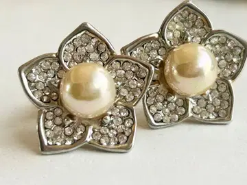 골동품 미사용 반짝이는 아름다운 큐빅 플라워 vintage 귀찌