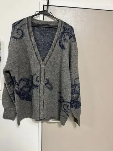 jeanasis 페이즐리 라메 기모 V넥 가디건