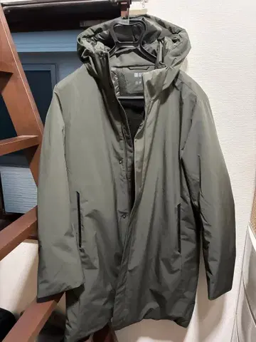 [미사용 새상품] 유니클로 하이브리드 다운 코트 사이즈 M