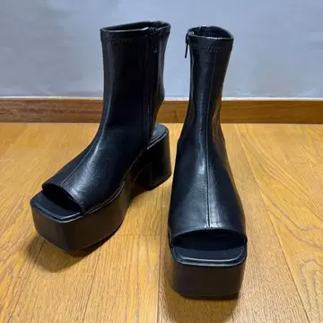 [미사용에 가까움] WEGO 벌키 힐 부츠 샌들 M 사이즈 블랙