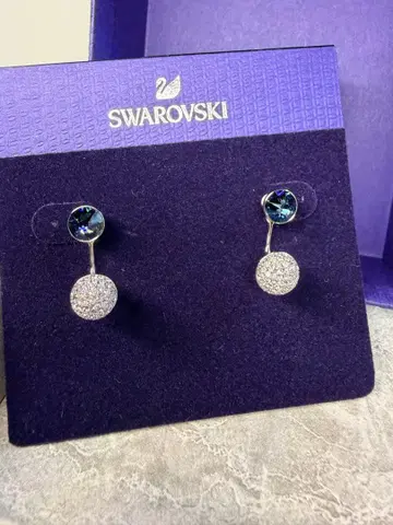 미사용 새상품 ] 스와로브스키 귀걸이/귀찌 네이비