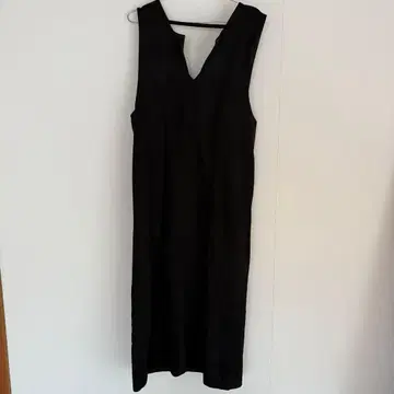 슬리브리스 블랙 롱 원피스 베스트