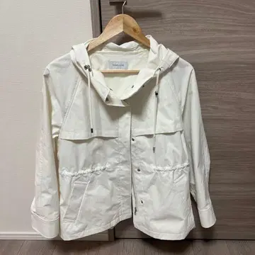 SIMPLICIT 후드 부착 화이트 자켓