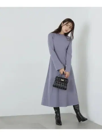 슬릿 펄 슬리브 니트 원피스 프로포션 바디 드레싱 블루