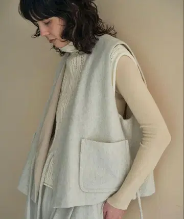 ESTROISLOSE 리울 라이트 샤기 베스트