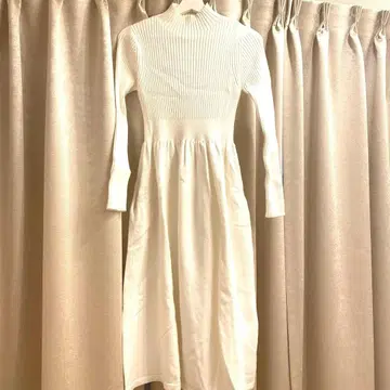 벌스데이 바쉬 LADY FLARE KNIT DRESS 원피스 화이트