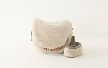 eb.a.gos 에바고스 울 보아 바디백