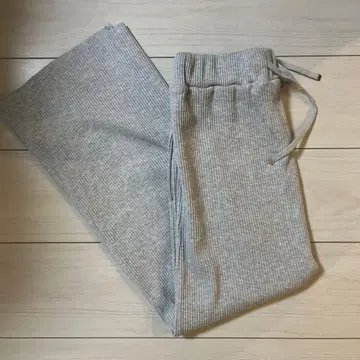 새상품 컷 리브 타이트 스커트