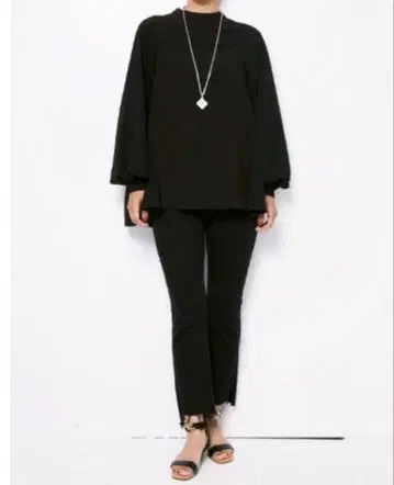 오아우노 O wau no 스탠드넥 블라우스 블랙