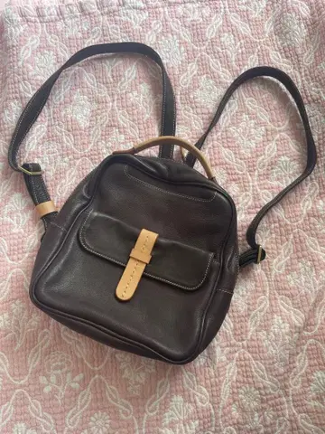 다크 브라운 가죽 백팩