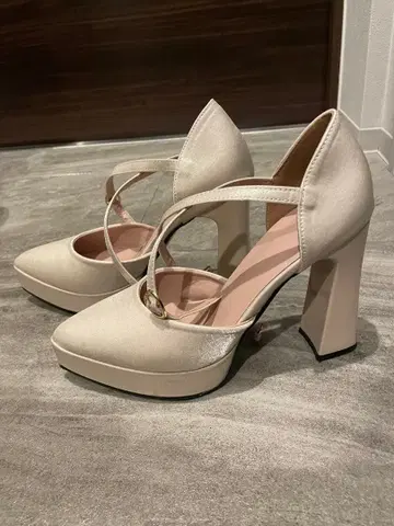 웨딩힐 아이보리 화이트 스트랩 포함