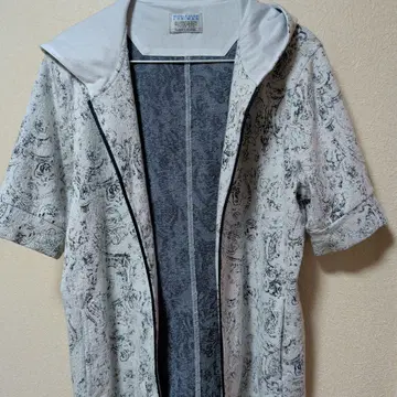 후드 부착 반팔 셔츠 46 사이즈 화이트/그레이