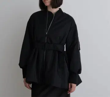 LE PHIL 나일론 허리 벨트 퍼프 자켓