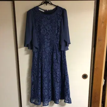 네이비 레이스 드레스 플레어 슬리브