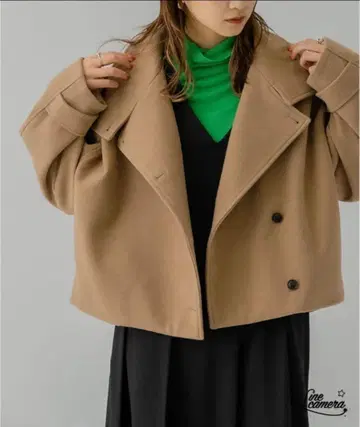 KBF 백 벨트 스탠드 카라 코트 새상품급 숏 기장 코트