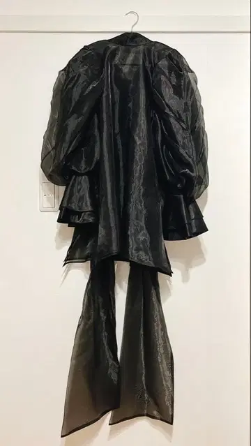 오간자 보타이 포함 블라우스