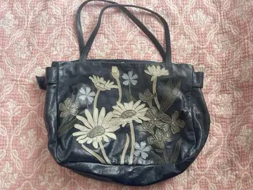 수잔나 헌터 꽃 자수 토트백