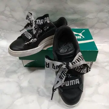 PUMA 블랙 하트 스니커즈 로고 리본 포함