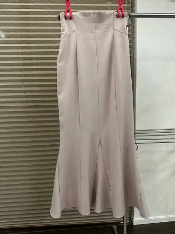 연한 핑크 플레어 스커트