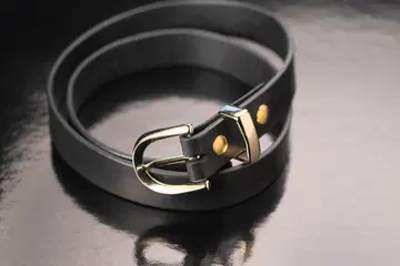 블랙 가죽 벨트 골드 컬러 버클